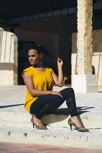 Mondor Ruched Leggings, Fine mesh detail below the knee, Wide ultra comfort waistband